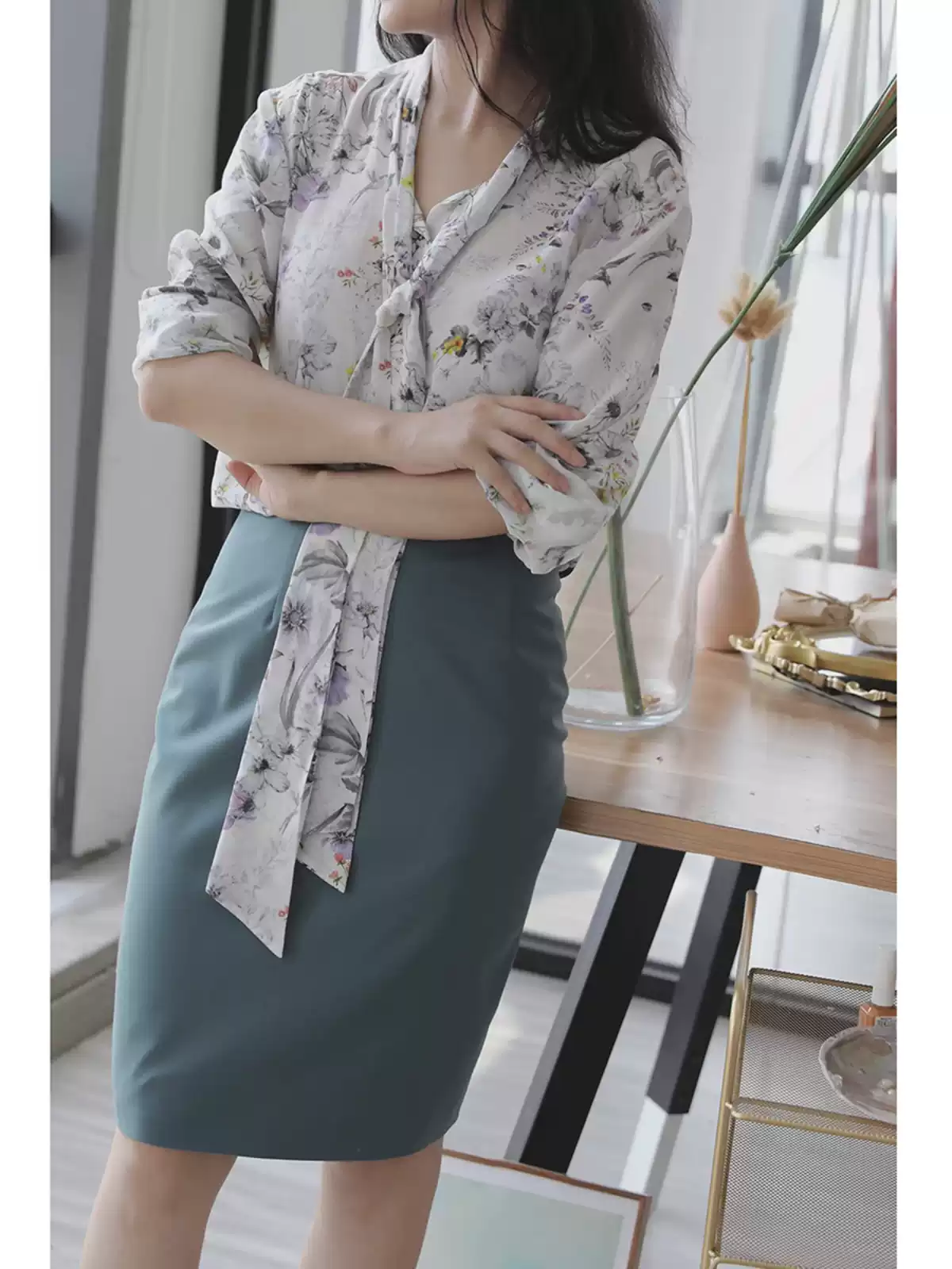 芬芳花儿 可机洗 立裁 进口 精纺羊毛 半身裙女职业春秋中裙半裙